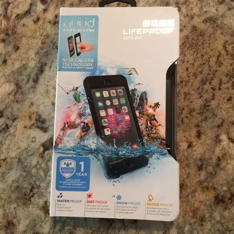 LifeProof Nuüd for iPhone 6+ Review: Charging Cable Issues 